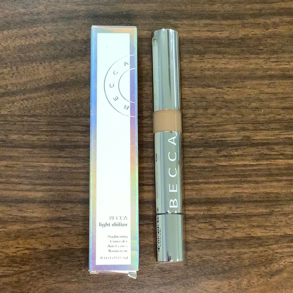 New, Becca Light Shifter Brightening Concealer METAMORPHIC 4